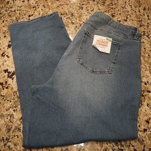 NWT  Hi-Rise Relaxed Retro Jeans - Size 20